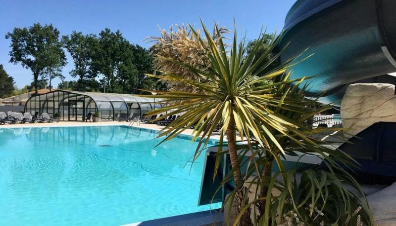 ZEcamping 4 familial piscine couverte chiens acceptés locatif TV 29m2 - image 6