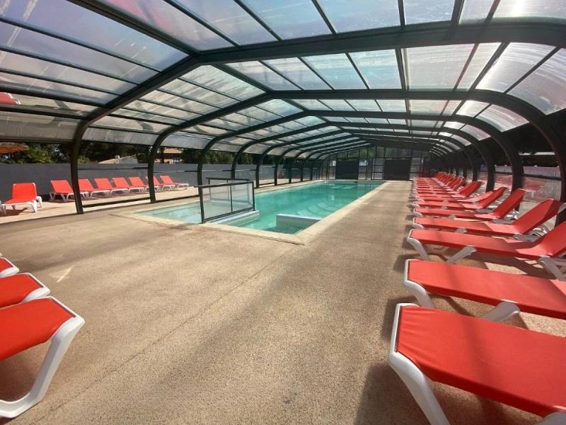 ZEcamping 4 familial piscine couverte chiens acceptés locatif TV 29m2 - image 11