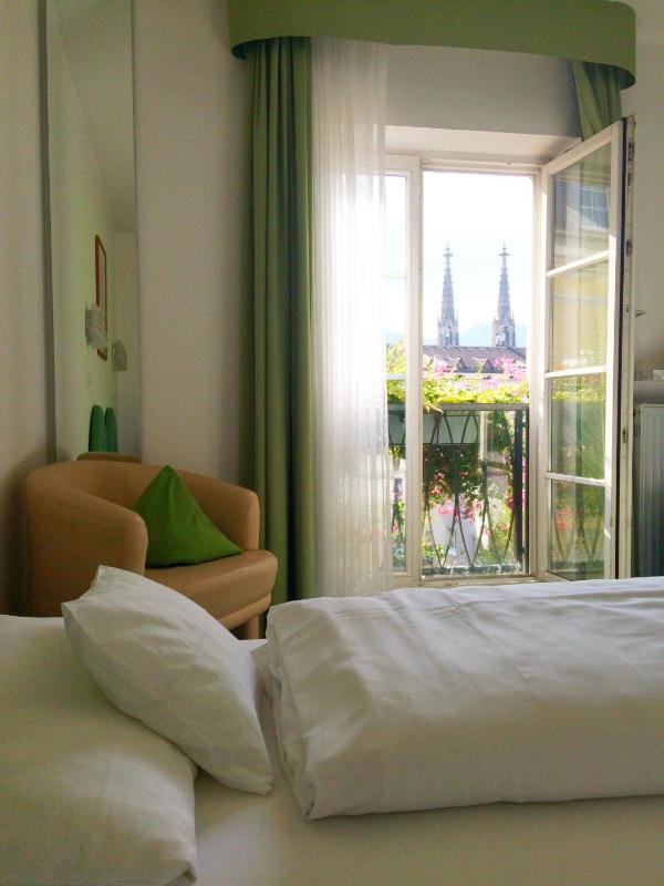 Standard Double Room image 4