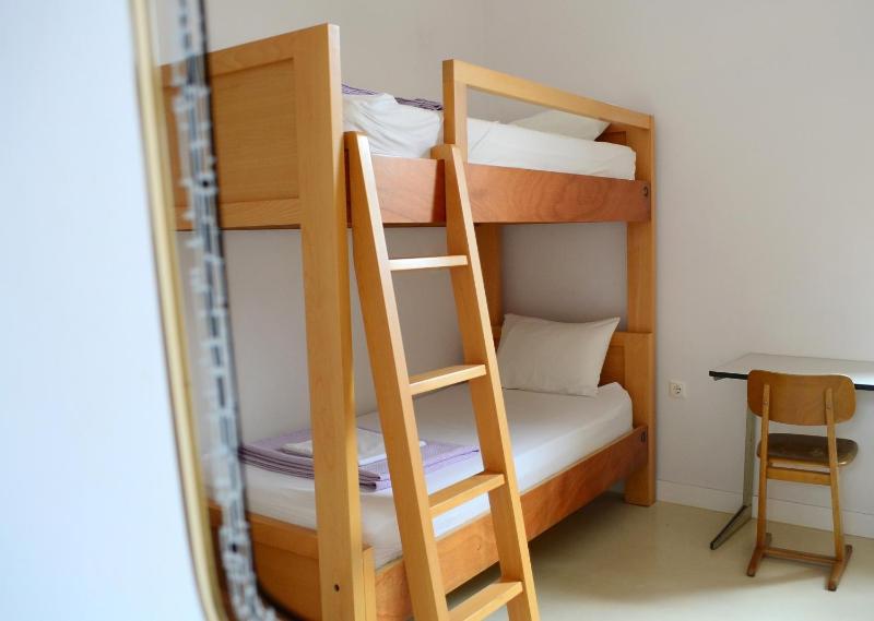 Single Bed in 4-Bed Mixed Dormitory Room image 3
