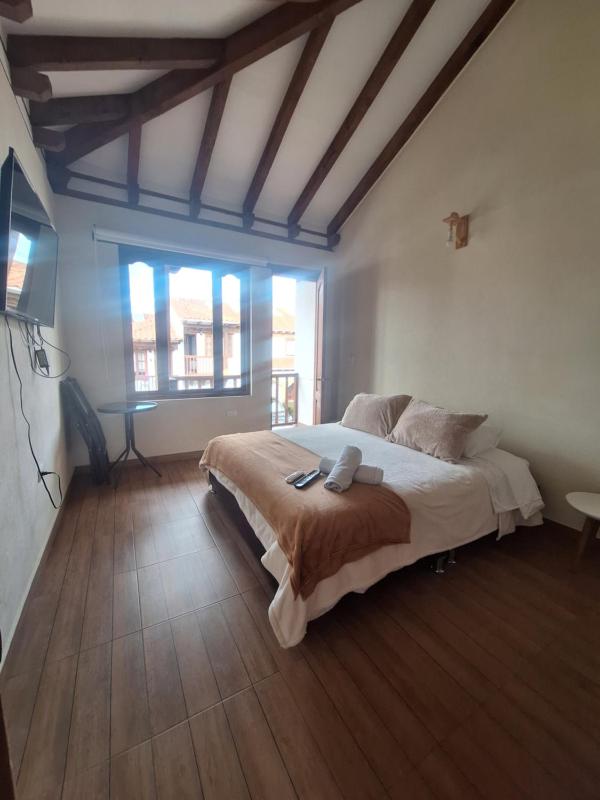 Home Boutique Flores Amarillas - image 6