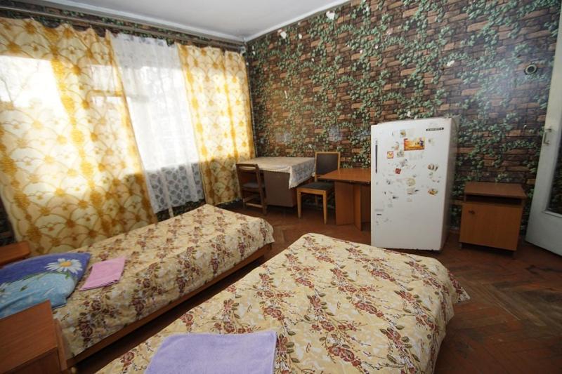 Standard Twin Room image 2
