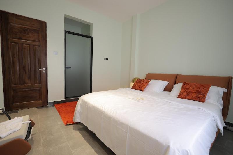 Heritage Residences Muyenga-Industrial Loft 1BR - image 7
