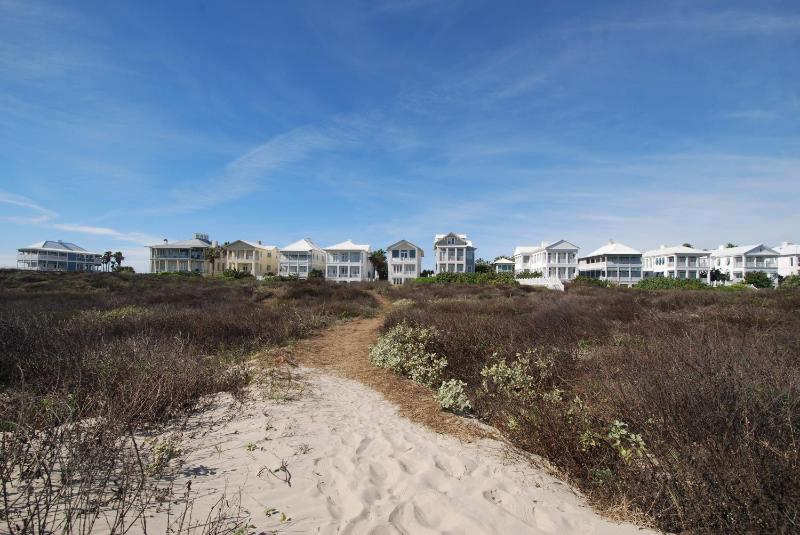 8242 Breakers Blvd home - image 37