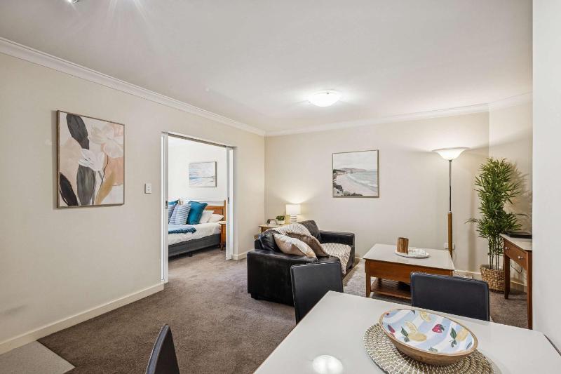 Simple City Accommodation Near CBD - image 2