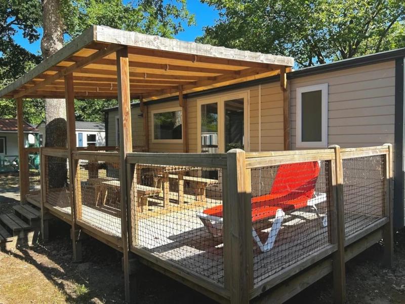 ZEcamping 4 familial piscine couverte chiens acceptés locatif TV 29m2 - image 19