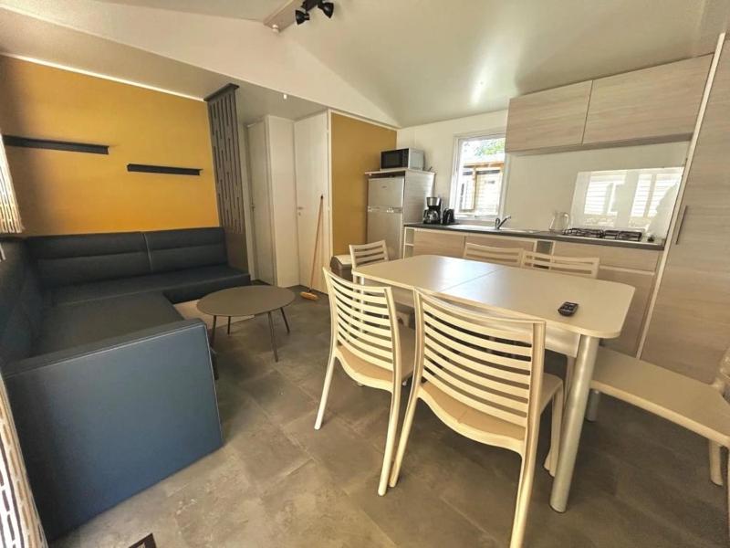 ZEcamping 4 familial piscine couverte chiens acceptés locatif TV 29m2 - image 47