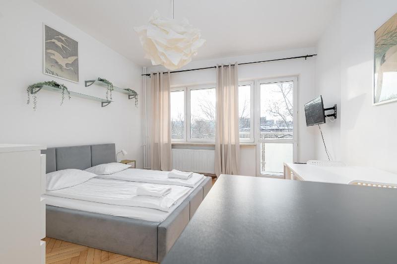 RentPlanet - Studio Hoża - image 1