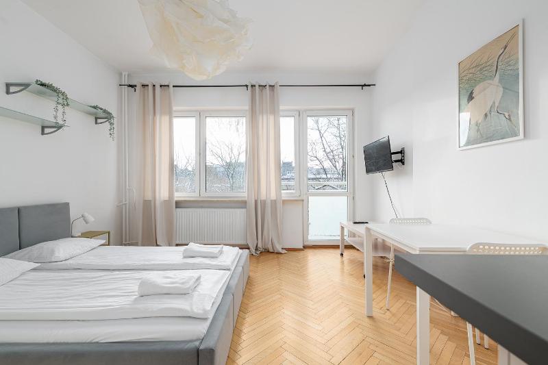 RentPlanet - Studio Hoża - image 6