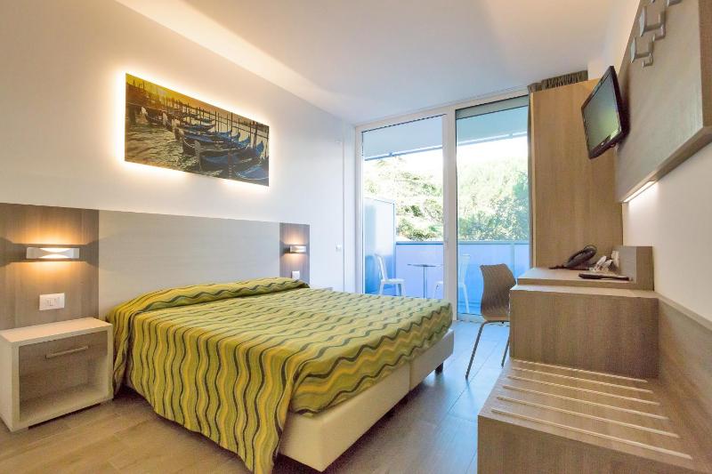 Triple Room image 3