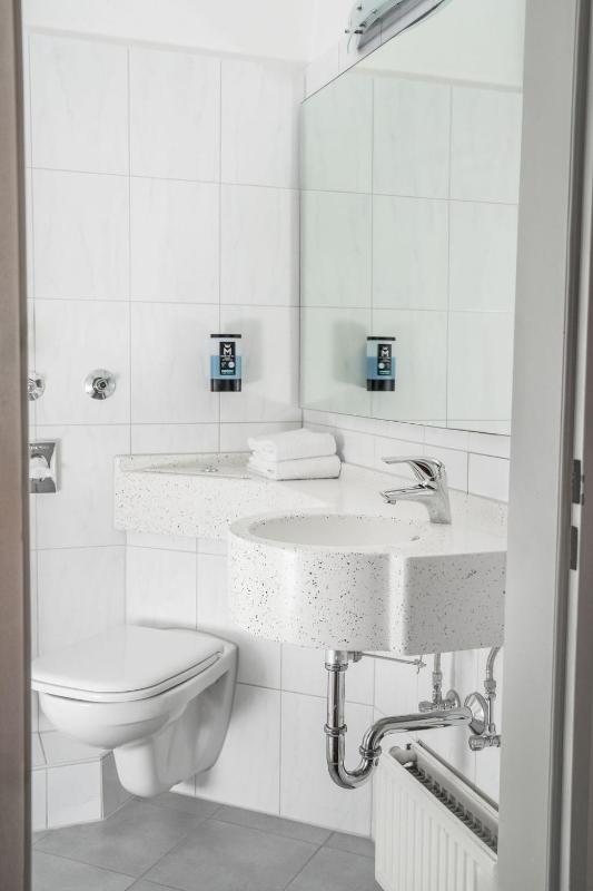 Astor & Aparthotel - image 2