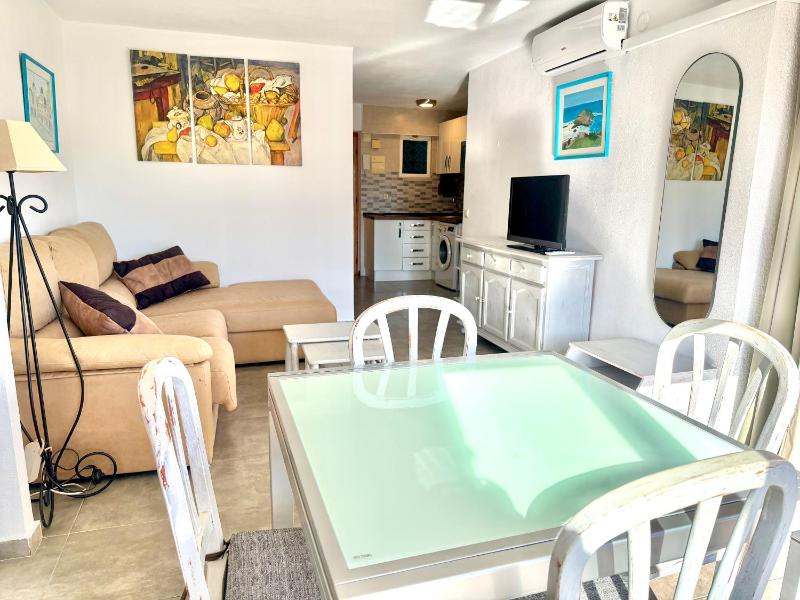Two-Bedroom Apartment with seasonal pool at MobyDick - image 5