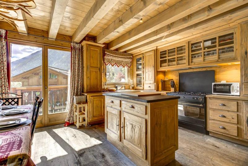 Michka - Chalet 500m Flegere Cheminee Jardin Vue 180 - image 8