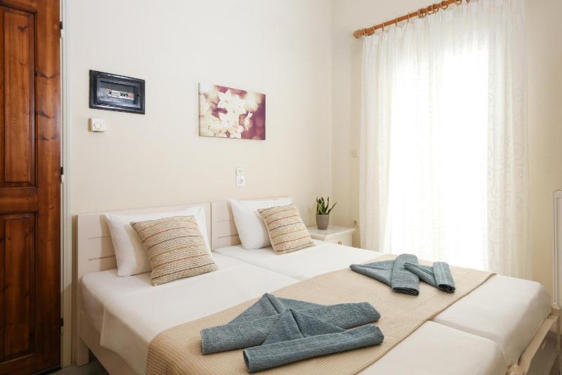 Jasmine - image 10