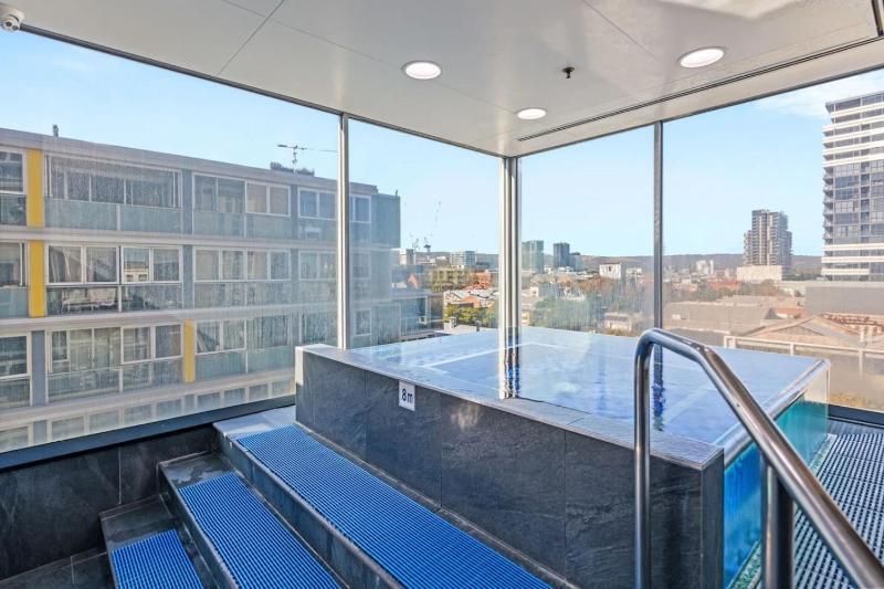 Resort-Style 1BR Apt in Adelaide CBD with Pool and Spa - image 8