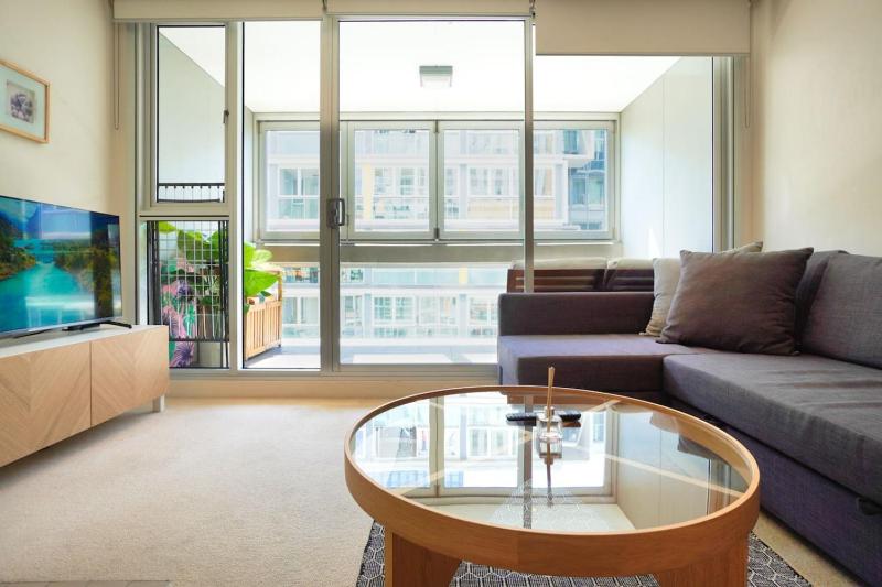 Resort-Style 1BR Apt in Adelaide CBD with Pool and Spa - image 13