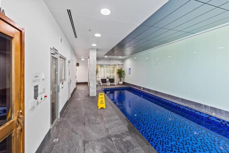 Resort-Style 1BR Apt in Adelaide CBD with Pool and Spa - image 10