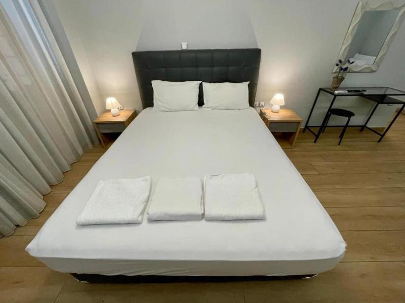 Amazing apt in Athens close to Metro Station - image 9