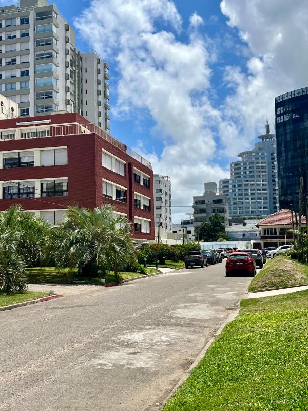 Edificio Carbe Punta del Este - Frente al Mar -parada 2 de la Mansa - image 16