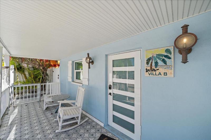 SiestaKeyVillageheated pool - image 8