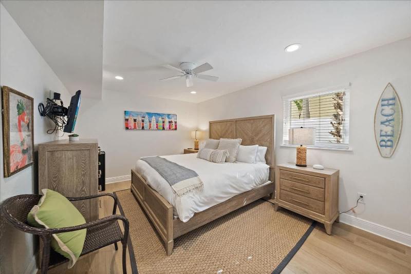 SiestaKeyVillageheated pool - image 14