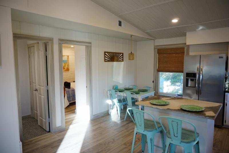 Anna Maria Island Beach Shack Pet Friendly! - image 11