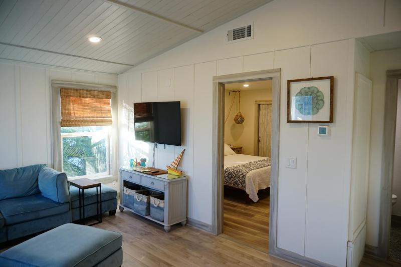 Anna Maria Island Beach Shack Pet Friendly! - image 29