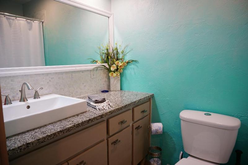Anna Maria Island Beach Shack Pet Friendly! - image 13