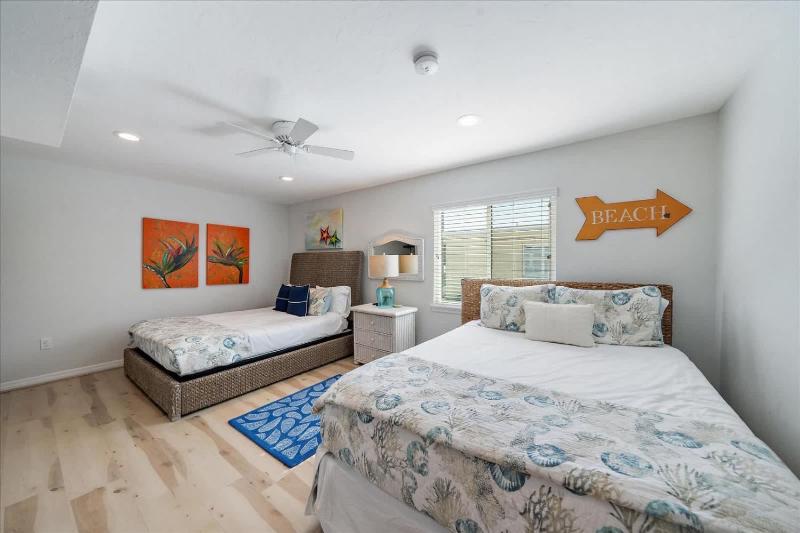 Siesta Key Village Heated pool - image 15
