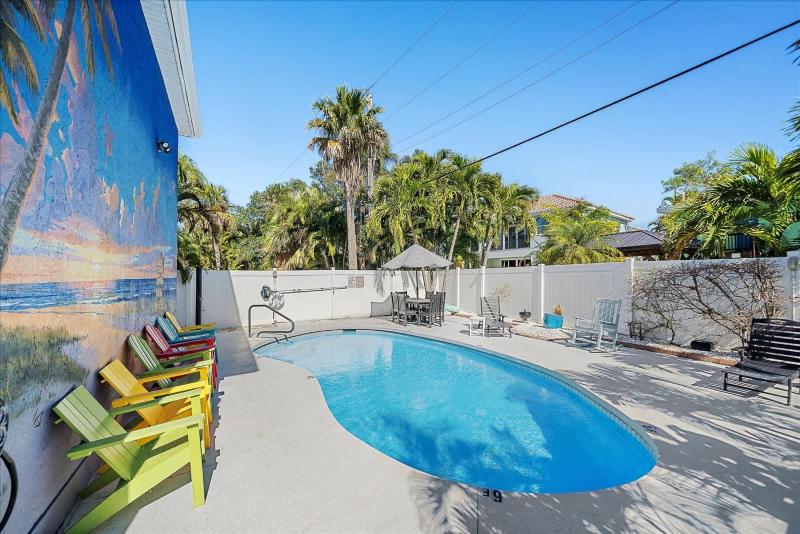 Siesta Key Village Heated pool - image 13
