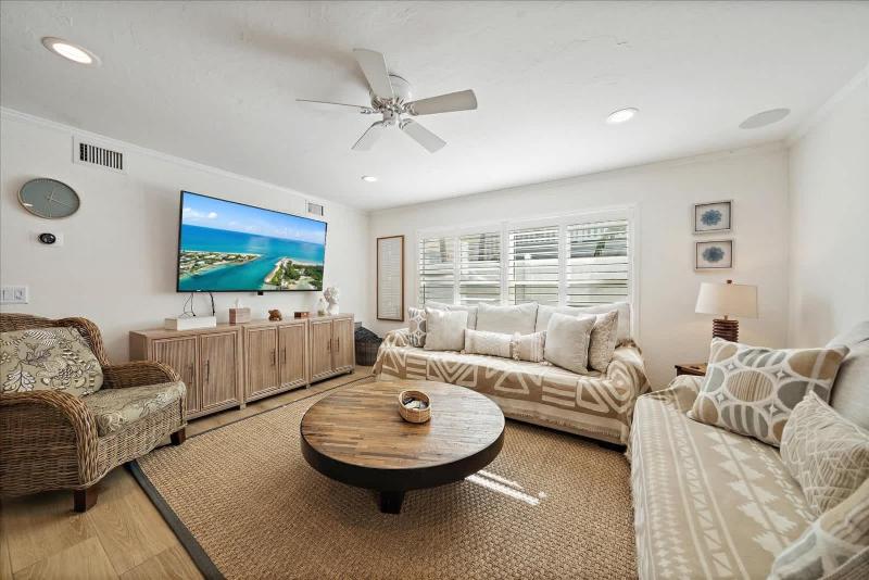 Siesta Key Village Heated pool - image 11