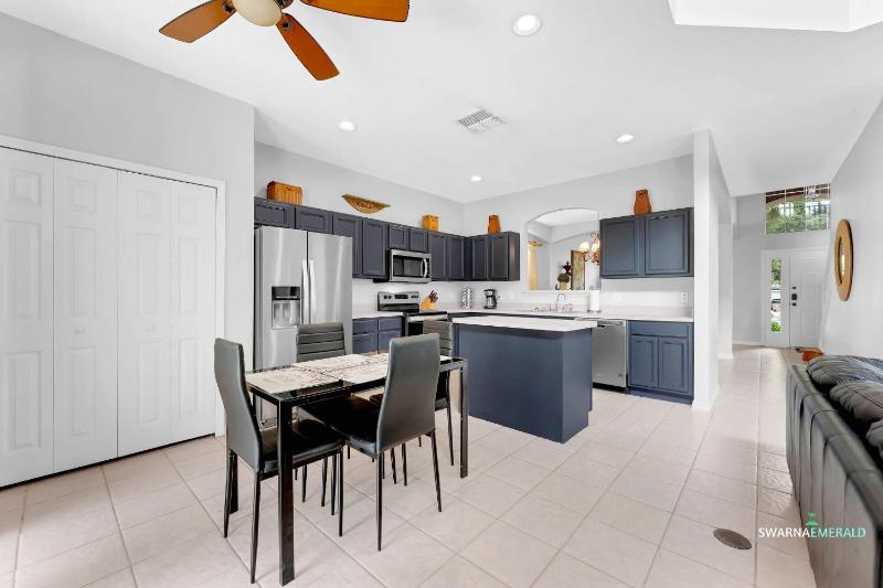 Family Retreat near Disney with Private Pool - image 33