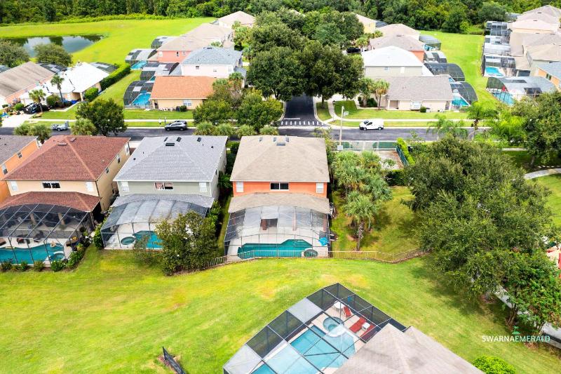 Family Retreat near Disney with Private Pool - image 24