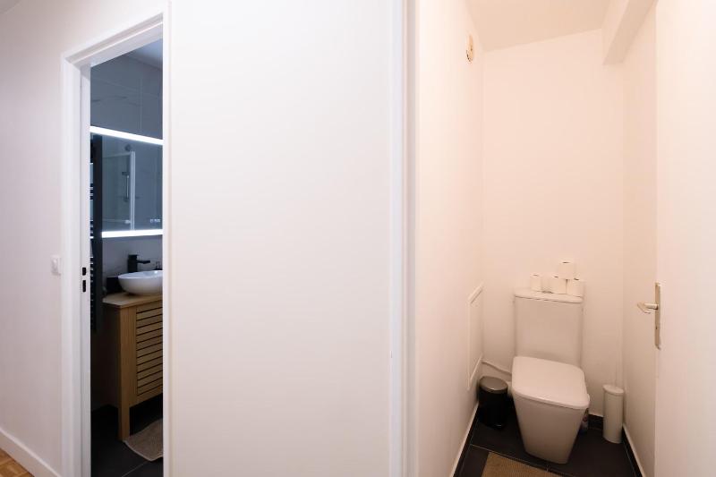 Modern Flat with Balcony Opera & Saint-Lazare - image 5