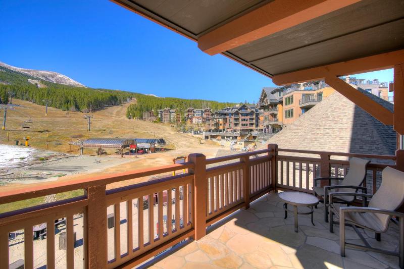 Luxury 2 Bedroom Condo with Mountain View condo - image 15