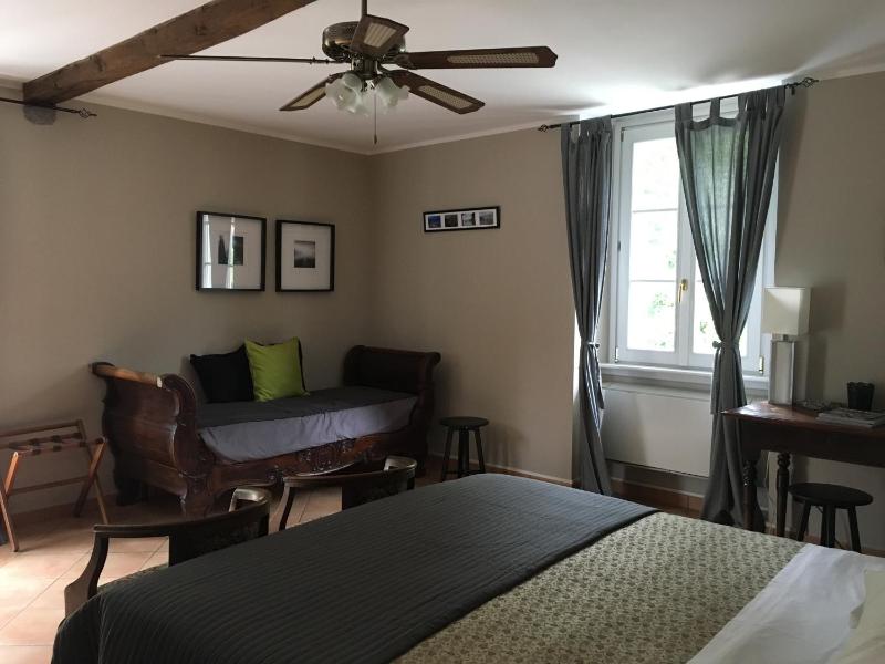 Superior Double Room with Partial Lake View image 4