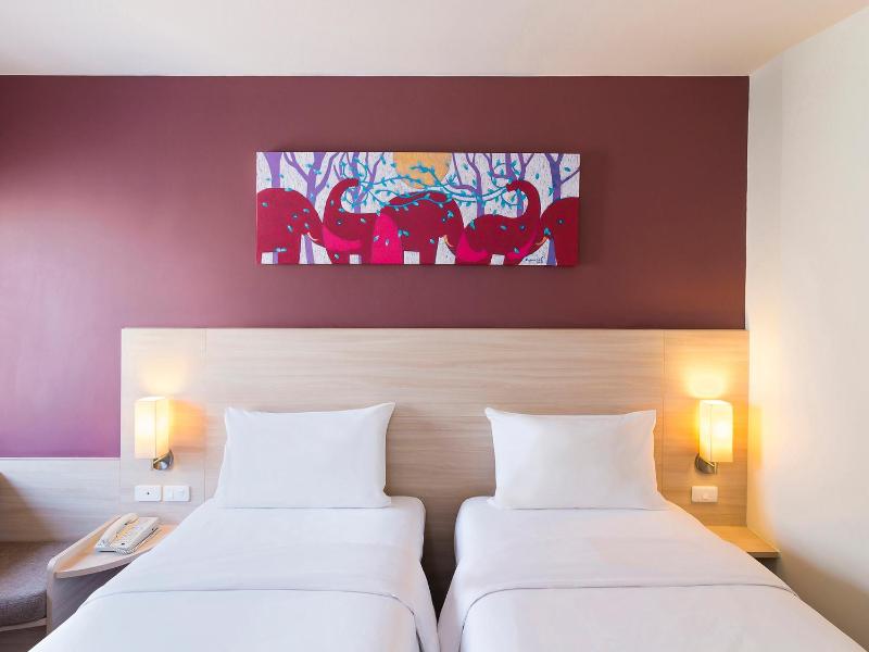 Standard Twin Room image 3