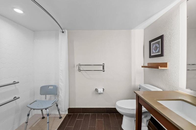 Country Inn & Suites by Radisson Virginia Beach (Oceanfront) - image 12