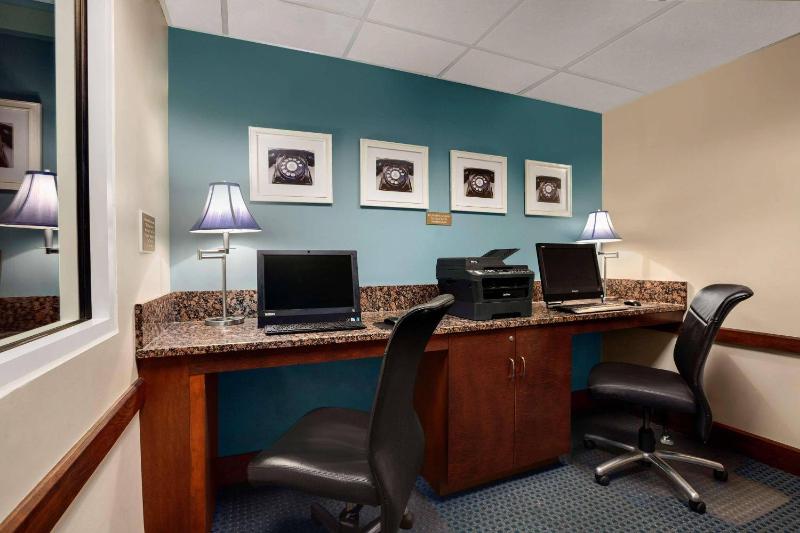 Country Inn & Suites by Radisson Virginia Beach (Oceanfront) - image 39