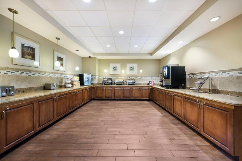 Country Inn & Suites by Radisson Virginia Beach (Oceanfront) - image 4
