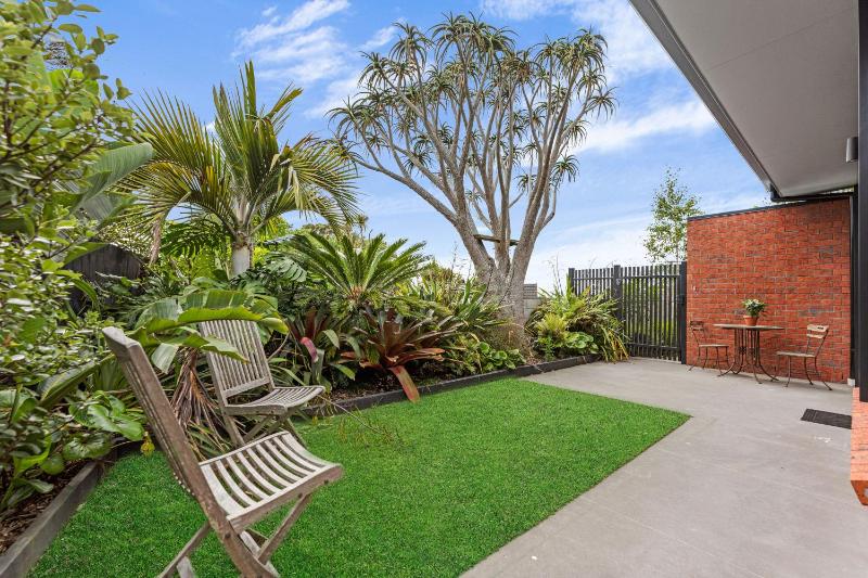 Hanlon Crescent Apartment 3BR1BA Sleeps 5 - image 14