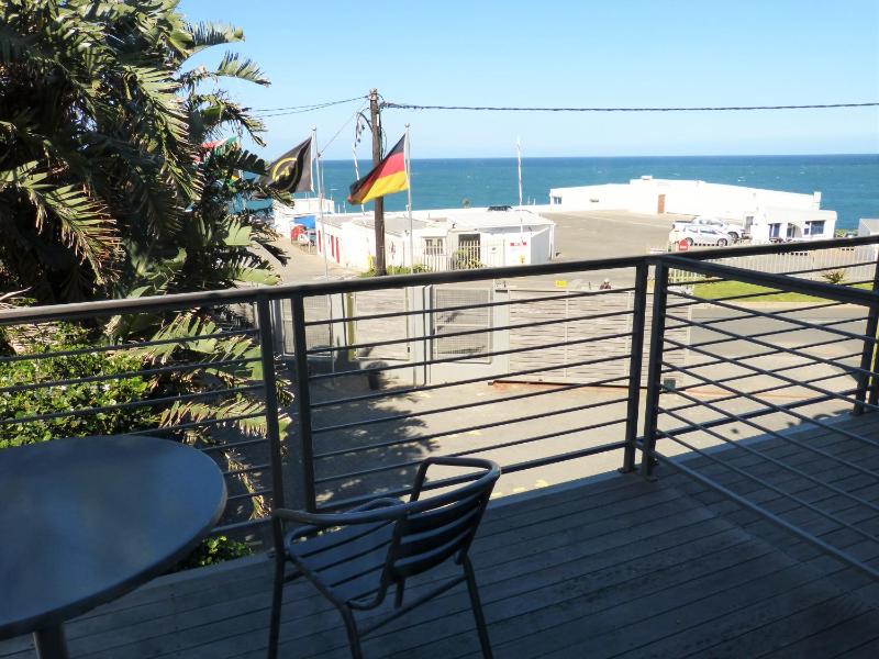 The Hampton Exclusive Guesthouse - image 4