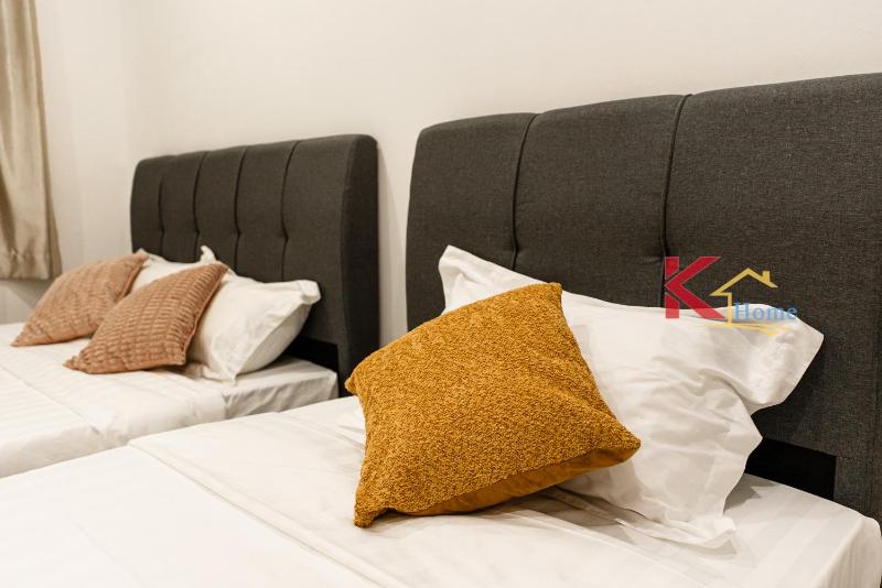 Cozy Retreat Home- 5R3B- 16 Pax- 5mins to CityKK and Imagomall - image 6