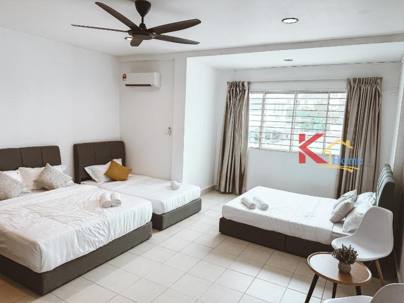 Cozy Retreat Home- 5R3B- 16 Pax- 5mins to CityKK and Imagomall - image 3