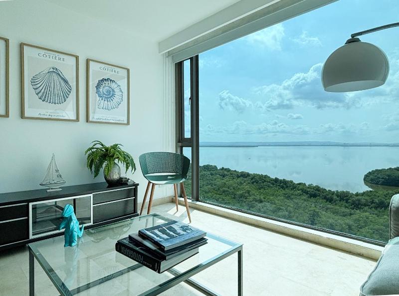 Beachfront Apartment at Radisson Hotel - image 12