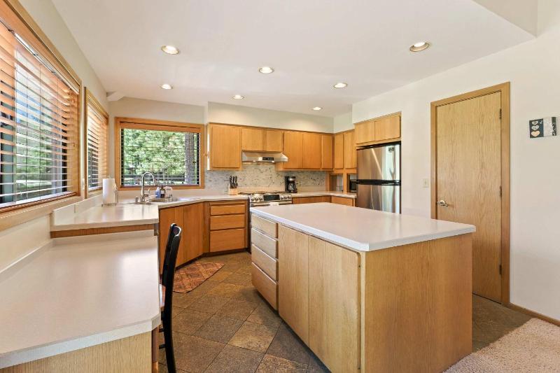 10 Tan Oak - image 6