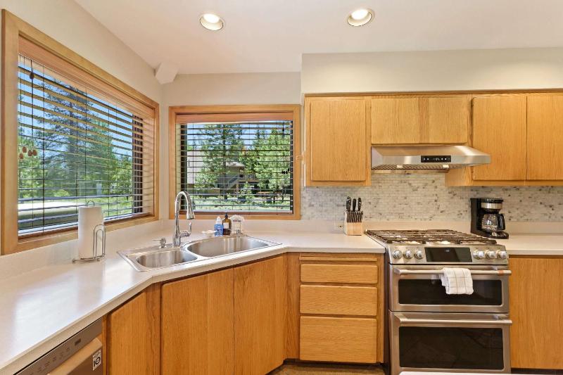 10 Tan Oak - image 35