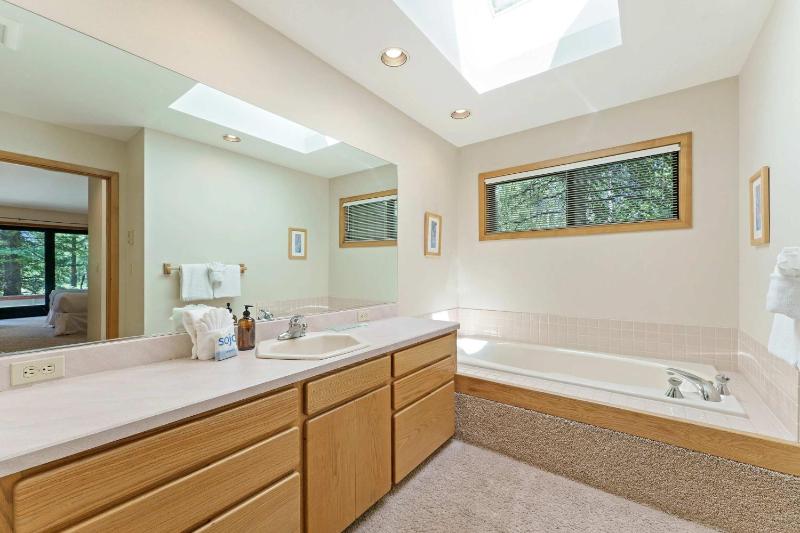 10 Tan Oak - image 11