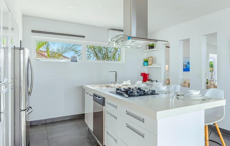 LUX 3BR with Pool Near Beach Villa Serenity By Bocobay - image 7
