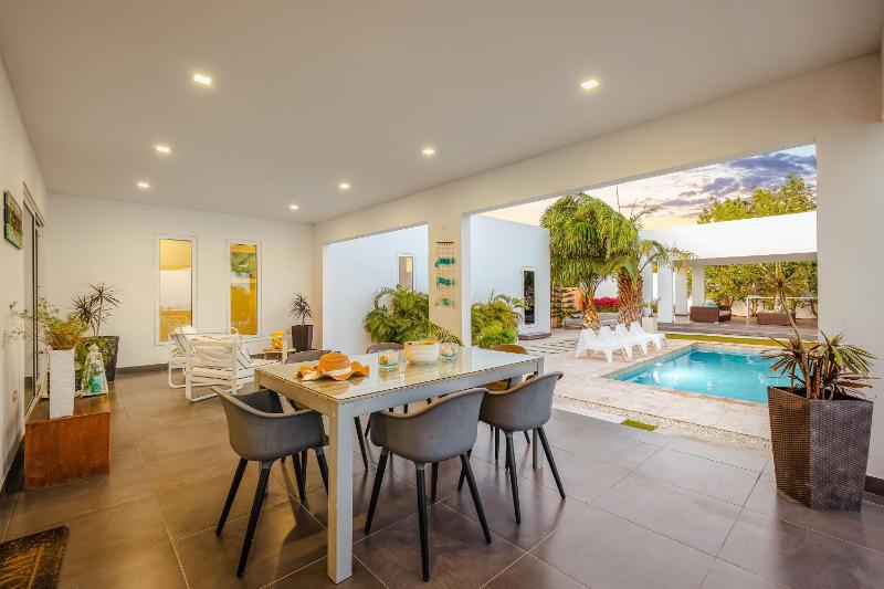 LUX 3BR with Pool Near Beach Villa Serenity By Bocobay - image 8
